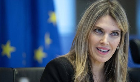 Parlamento Europeo destituyó a Eva Kaili de la vicepresidencia bajo sospecha de corrupción
