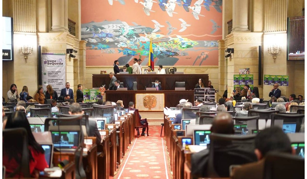 Moción de censura a MinMinas