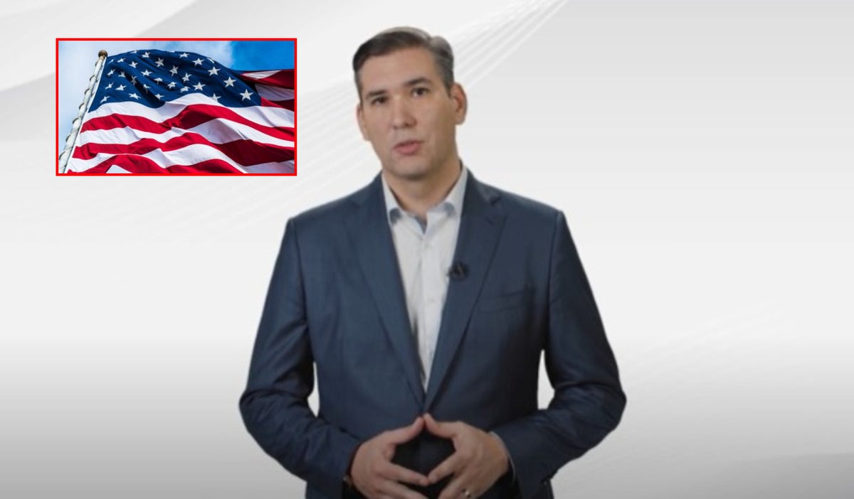 El abogado migrante de los videos: ¿Es cierto lo que ofrece y qué es la visa EB-2?