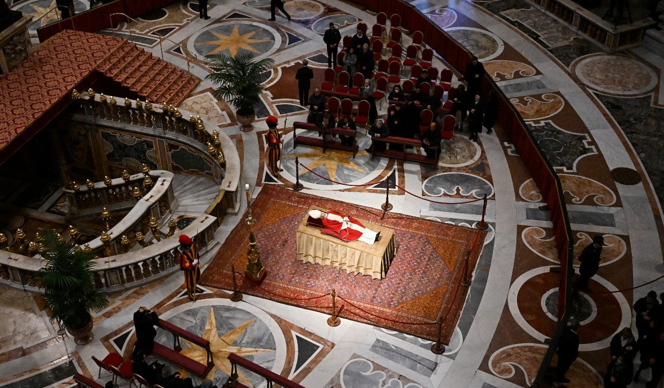 Capilla ardiente de Benedicto XVI