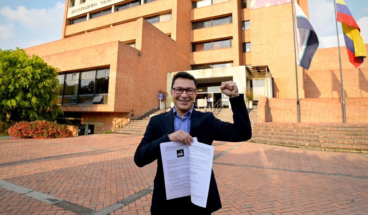 Carlos Caicedo logra personería jurídica de Fuerza Ciudadana