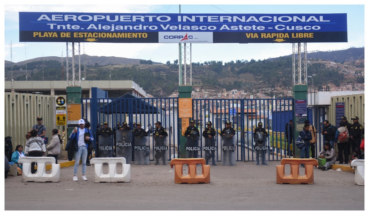 Cierre del aeropuerto de Perú