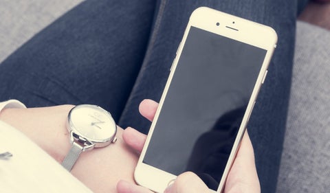 Cómo configurar su celular para que no afecte la melatonina y dormir mejor