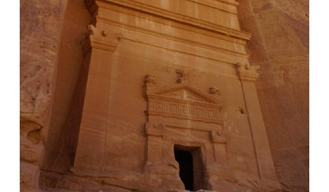 Hegra, monumento arqueológico declarado Patrimonio de la Humanidad.