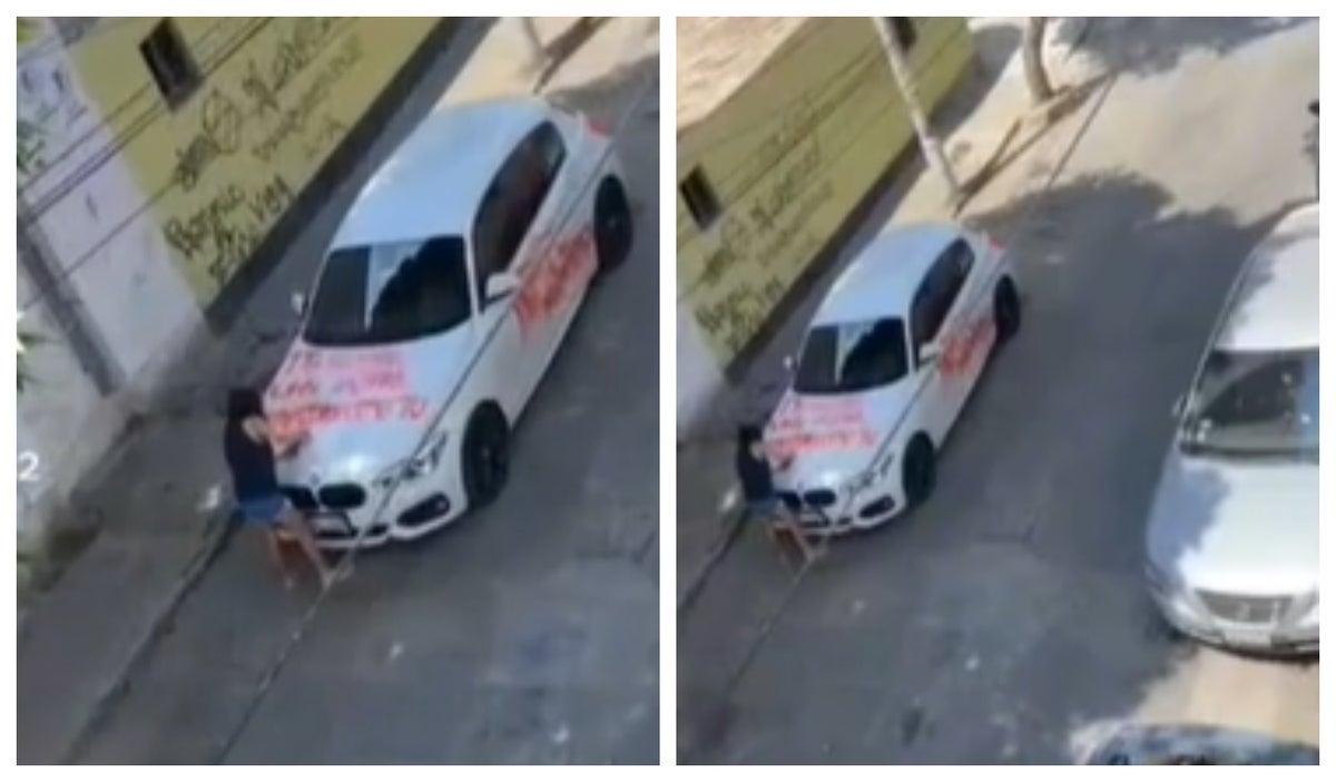 Mujer descubre que su esposo es infiel y raya el carro