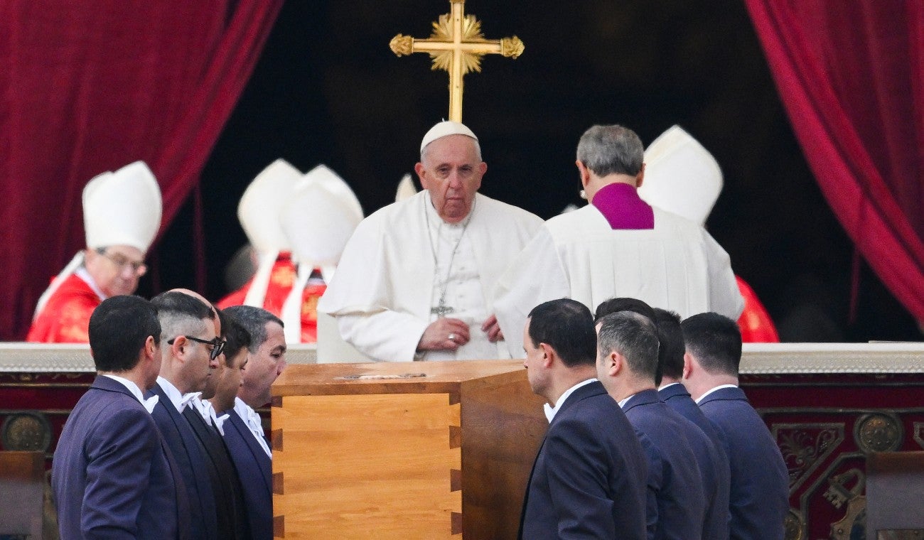 Papa Francisco en la misa del funeral de Benedicto XVI