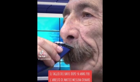 Periodista se quita el bigote para celebrar captura del mafioso de Italia
