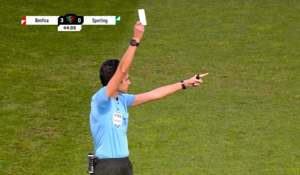 Tarjeta blanca en el fútbol