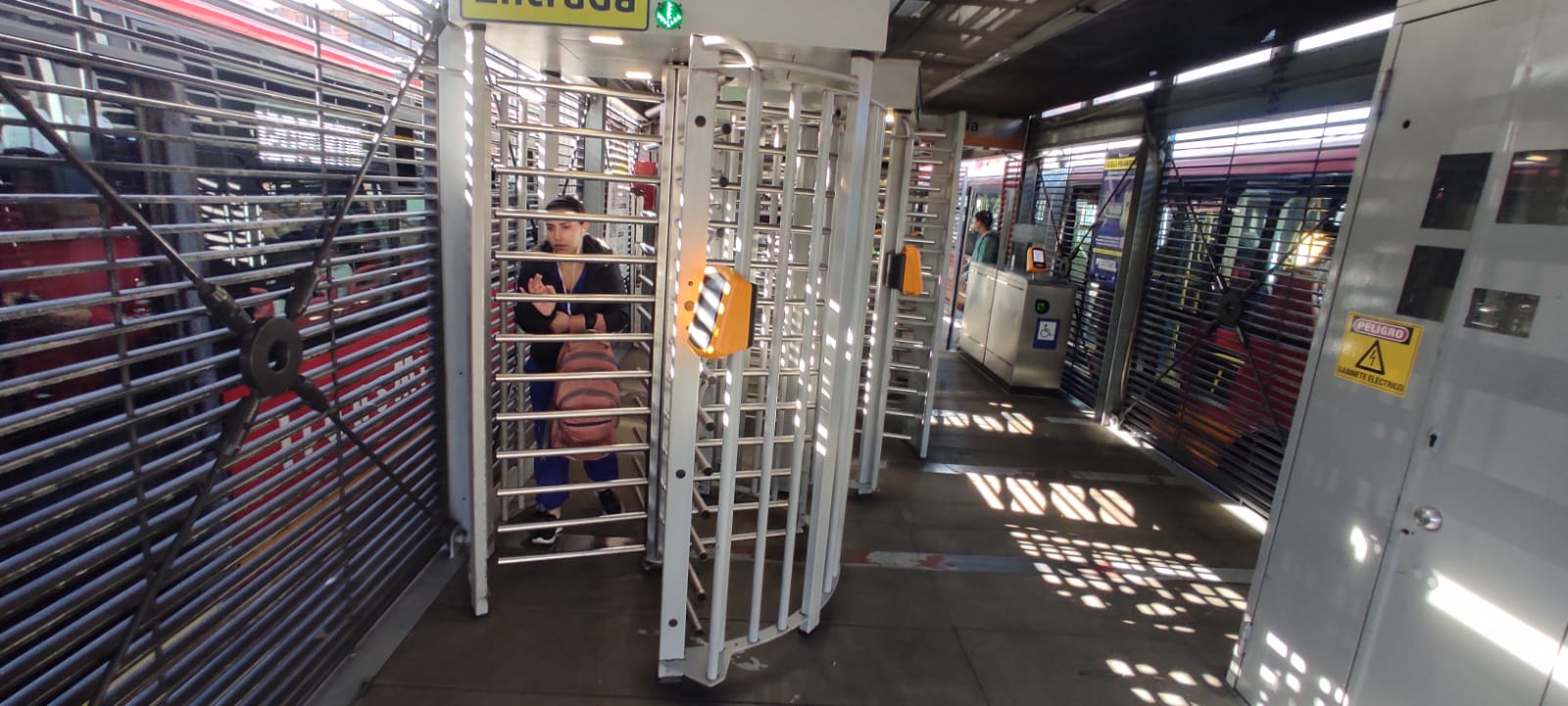 Transmilenio cambia torniquetes