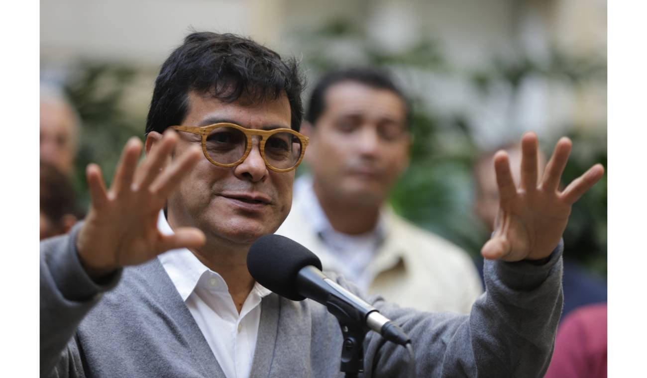 Alto Comisionado para la Paz intimida a periodista: ¿Quién es su director?