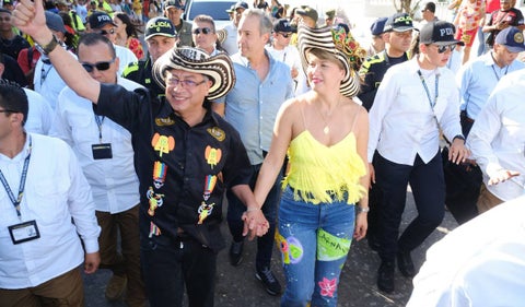 Gustavo Petro y Verónica Alcocer