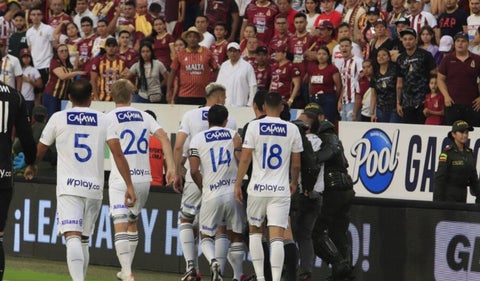 Hincha agredió a Cataño