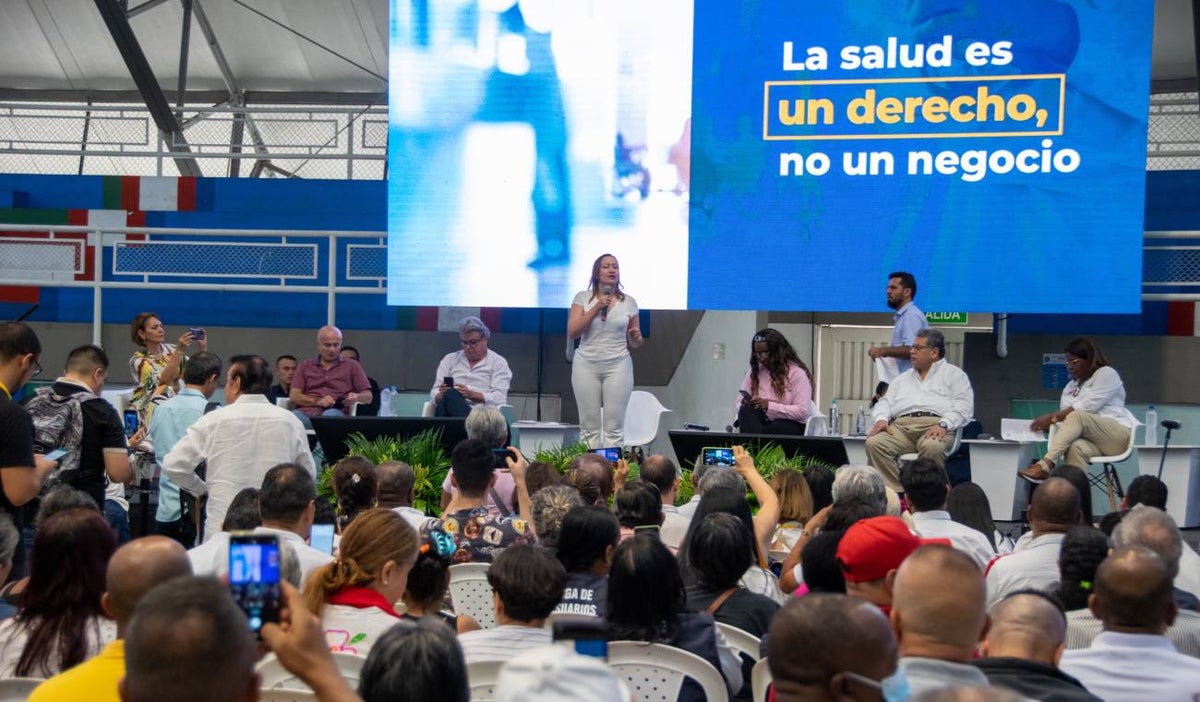 Ministra de Salud socializa la reforma a la salud en Cali
