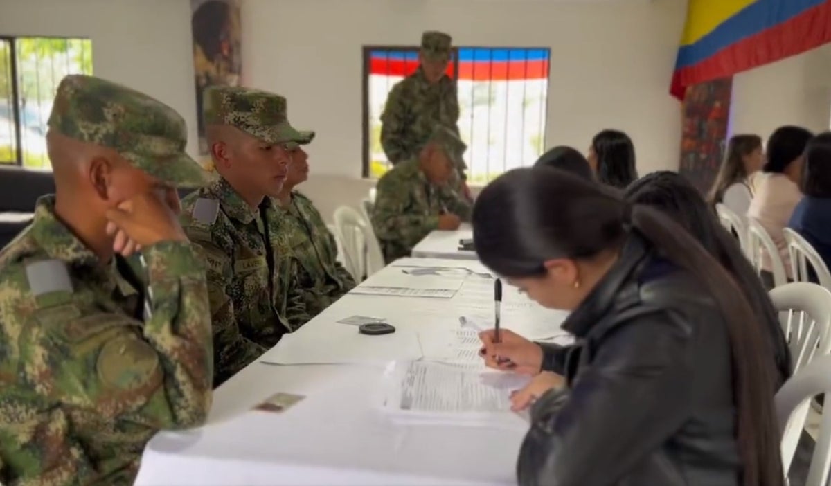 Mujeres prestan servicio militar