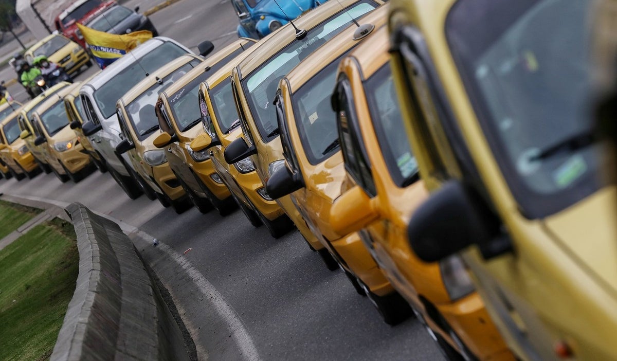 Más de 15 mil conductores de taxi usan la app de Uber