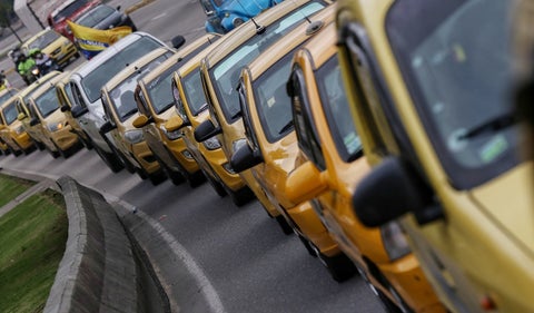 Más de 15 mil conductores de taxi usan la app de Uber