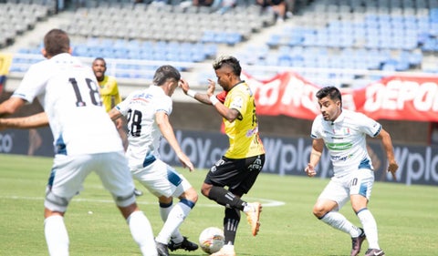 Pereira vs. Once Caldas