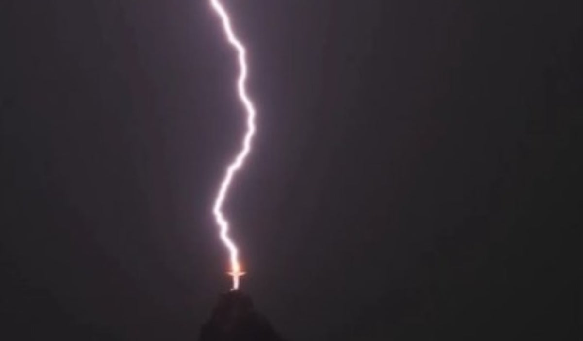 Rayo impactó Cristo Redentor