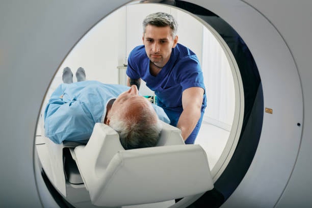 Hombre que acompañaba a su madre a practicarse resonancia magnética murió por efecto de esta