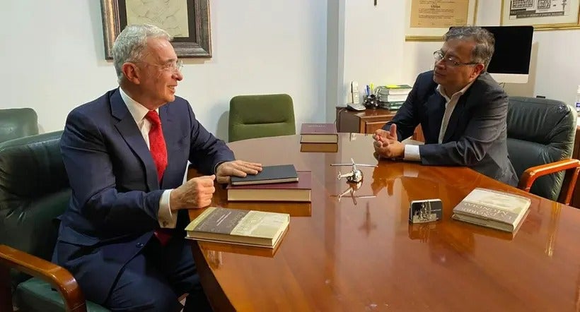 Gustavo Petro y Álvaro Uribe.