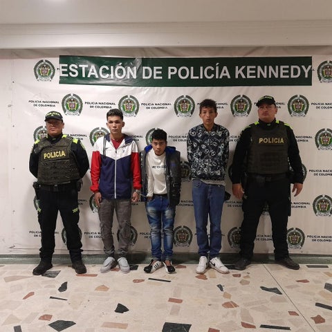 Capturan tres presuntos integrantes del 'Tren de Aragua' pegando panfletos en Bogotá