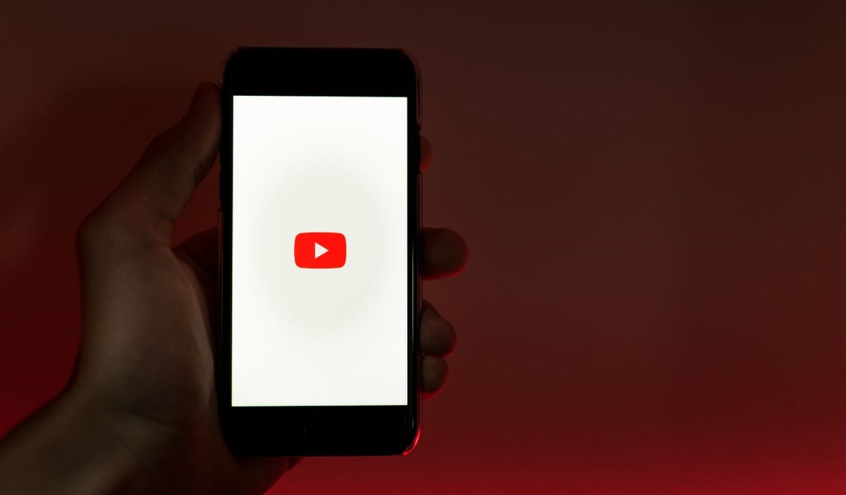 YouTube cumple 18 años