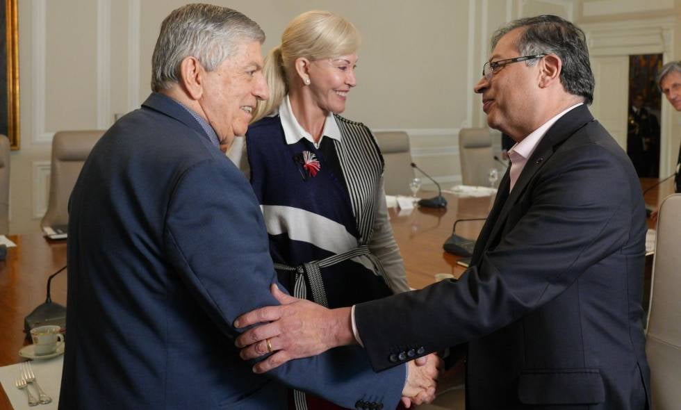 Expresidente César Gaviria y Dilian Francisca Toro