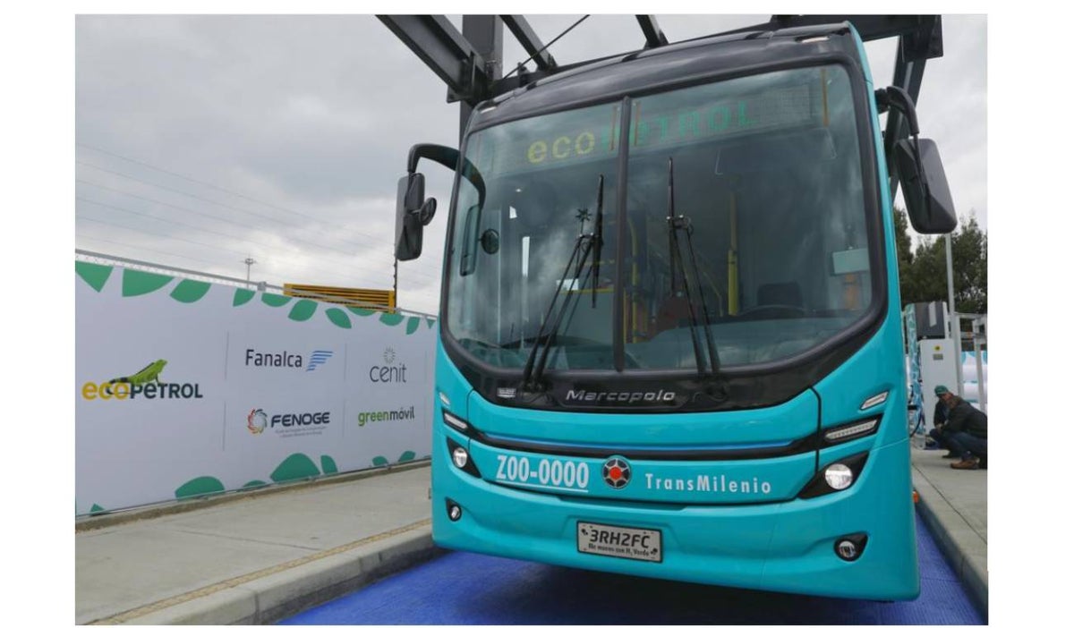 Bus movido con hidrógeno que estará rodando por Bogotá