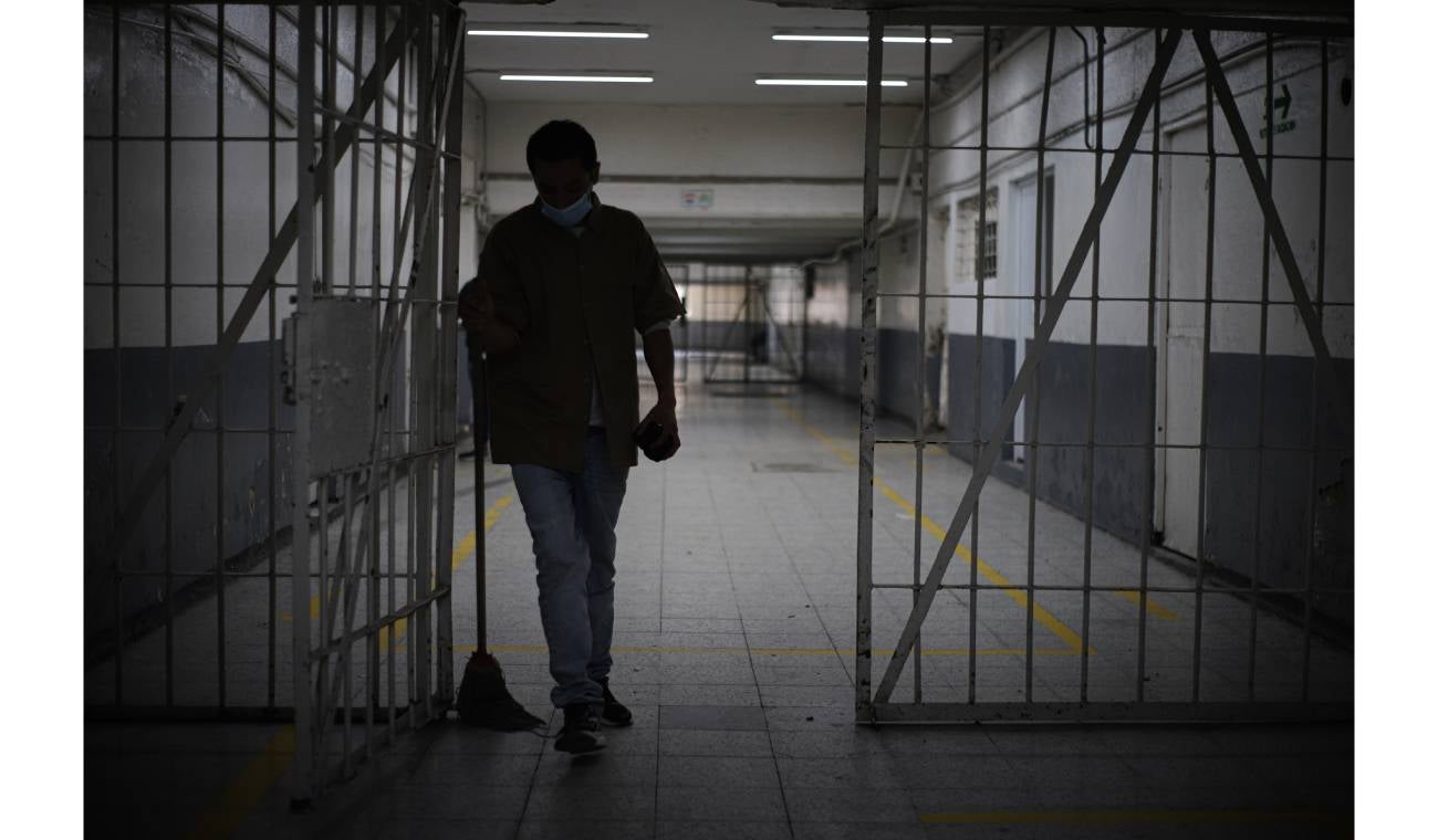 Casa por cárcel: reparos de Néstor Osuna, ministro de Justicia
