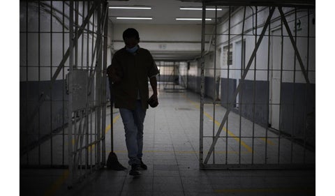 Casa por cárcel: reparos de Néstor Osuna, ministro de Justicia