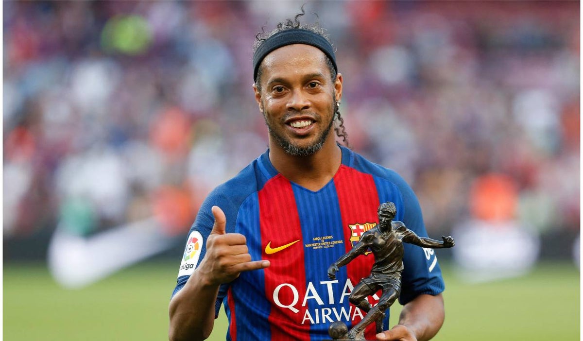 Ronaldinho con 43 años hace jugadoa impresionante en futvóley [VIDEO]