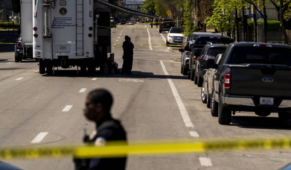 hombre abrió fuego en un banco de Louisville