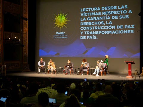 Foro víctimas Derechos Humanos