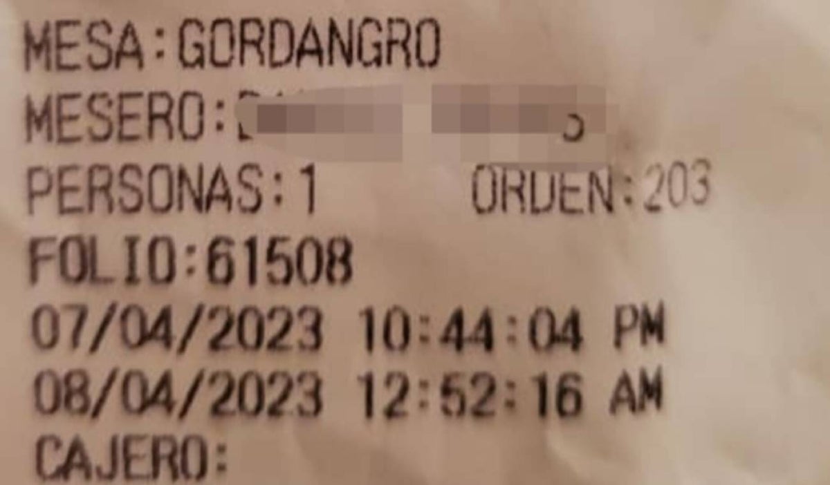 Mujer denunció que recibió un insulto en la factura de un bar