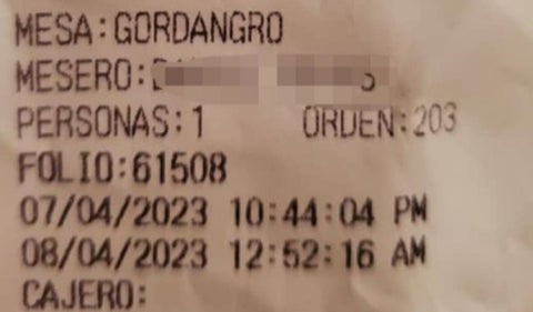 Mujer denunció que recibió un insulto en la factura de un bar