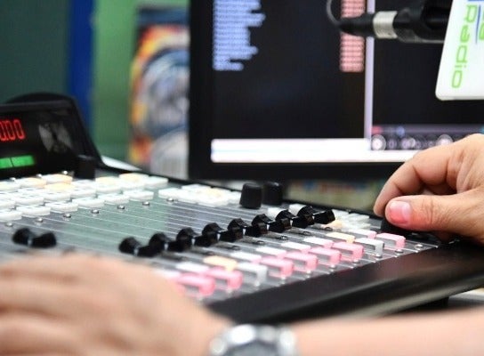 Foto referencia, radio.