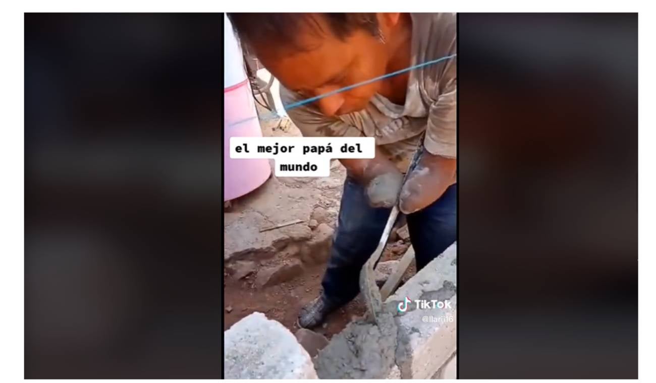 Albañil sin brazos conmovió redes y puso a llorar a muchos