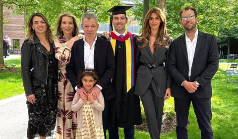 Esteban Santos se graduó de Harvard