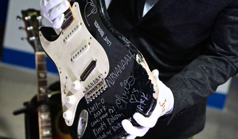 Guitarra destrozada por Kurt Cobain
