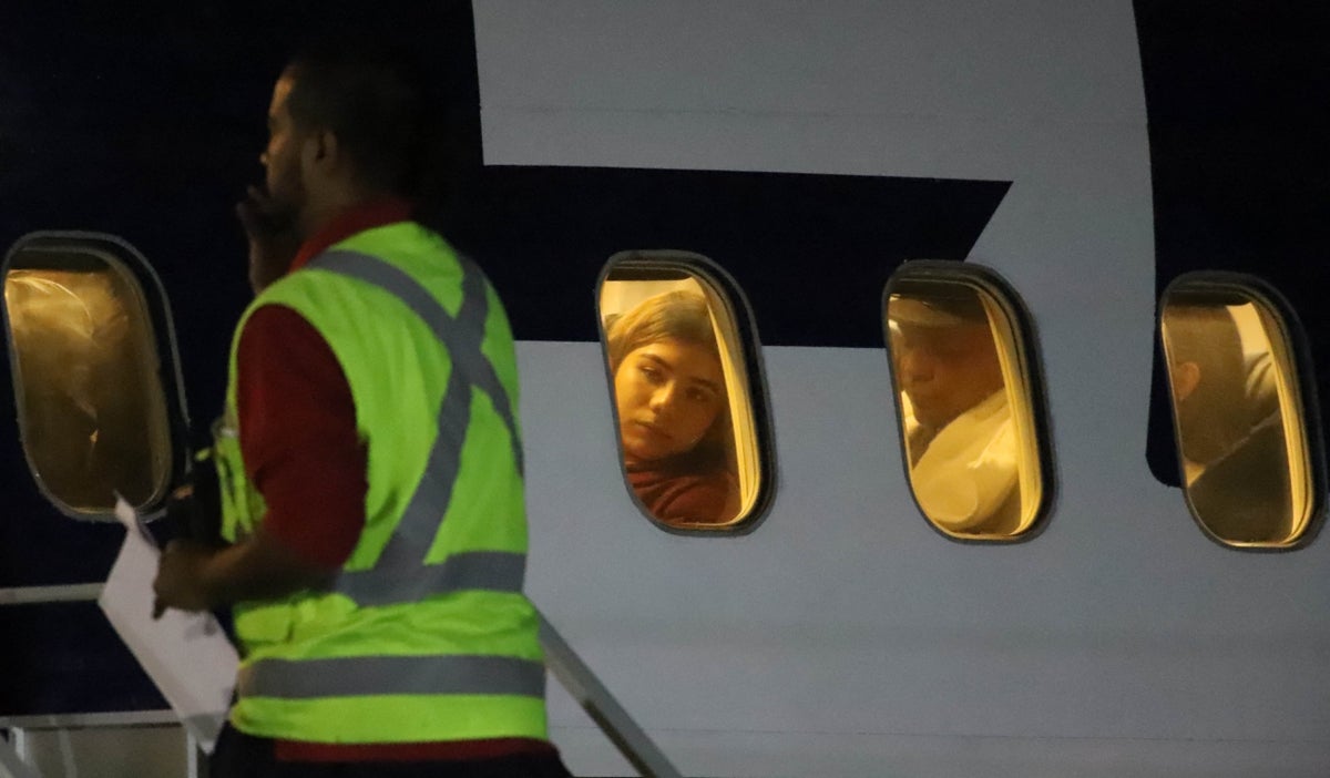 Migrantes varados en frontera Perú-Chile viajan Venezuela