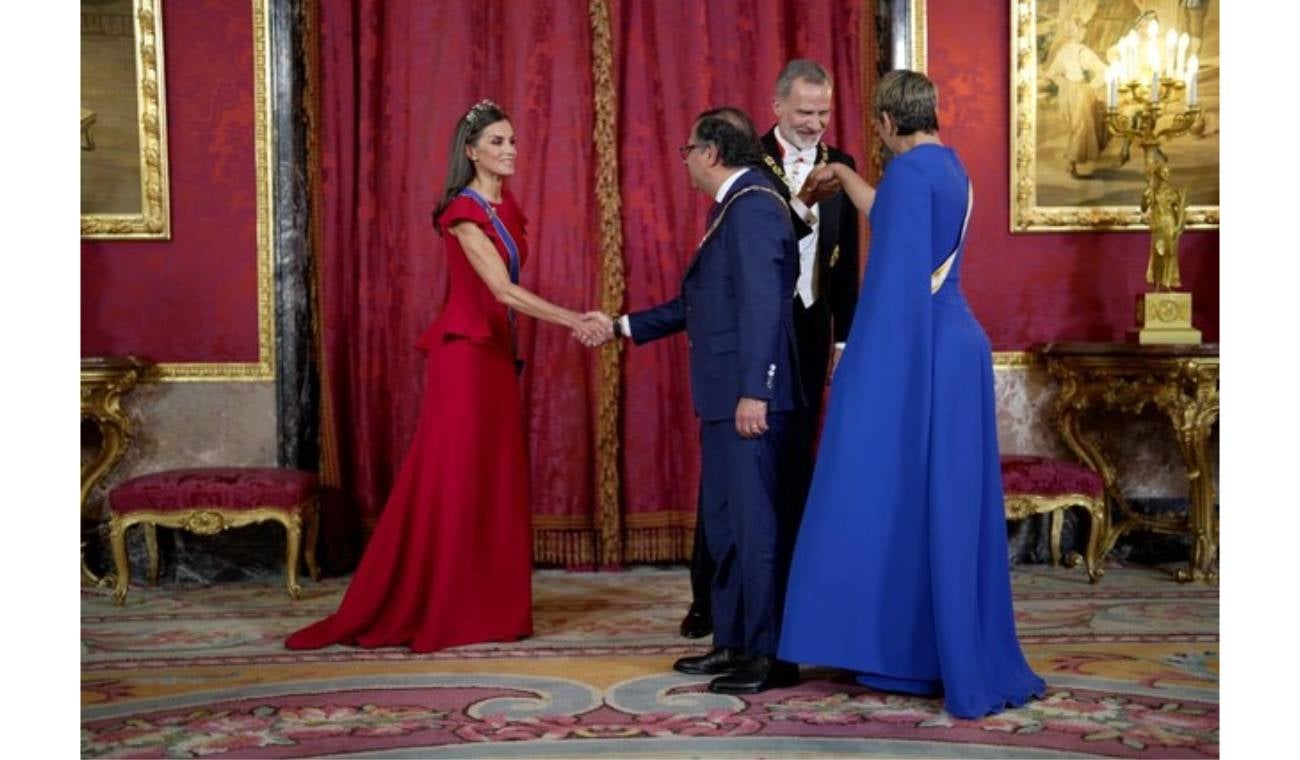 Petro en la cena con los reyes de España
