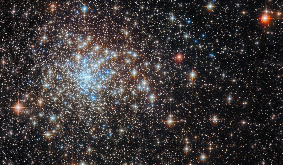 Telescopio Hubble - cúmulo estelar brillante