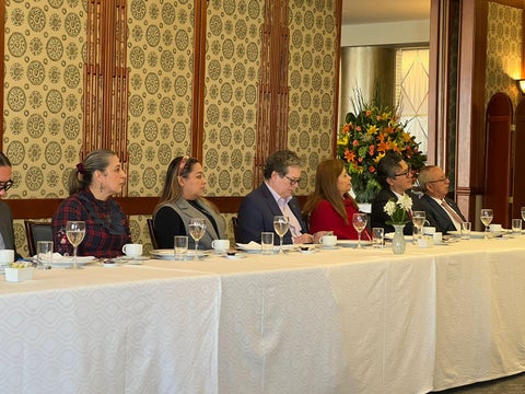 Congresistas en reunión con el embajador de EE.UU.