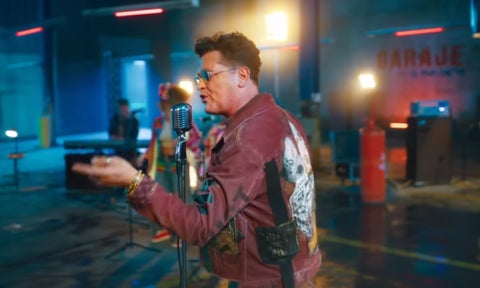 Carlos Vives, carro ford