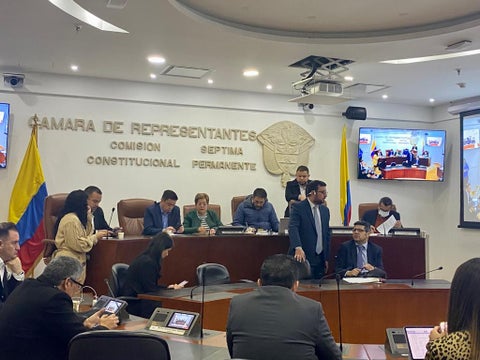 Se cae ponencia negativa de la reforma laboral