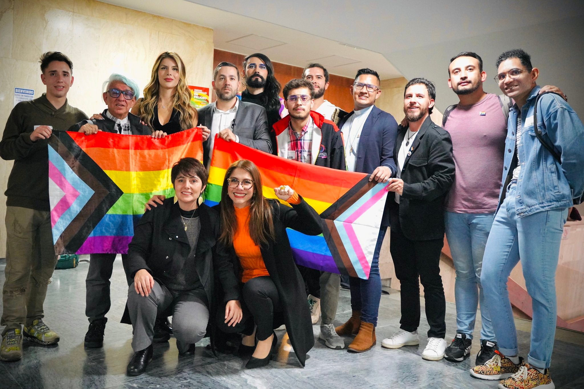 Representante Catherine Juvinao y activistas LGTBIQ+.