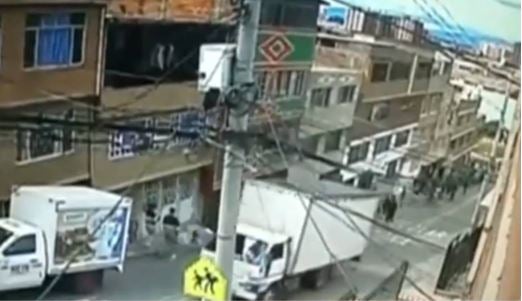 Camión sin frenos en Ciudad Bolívar