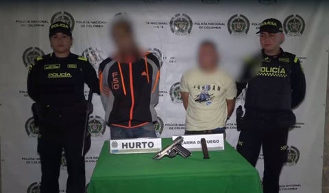 Capturan a delincuentes cuando estaban robando a un taxista en Bogotá