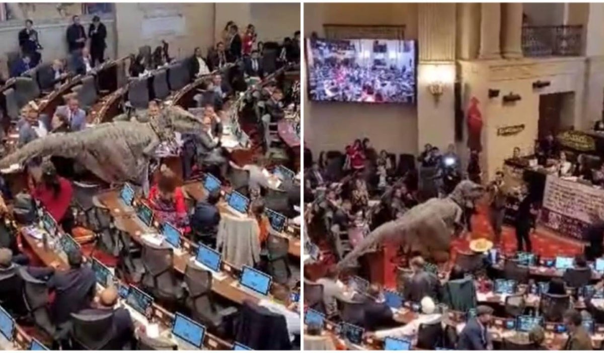 Dinosaurio irrumpió en sesión del Congreso