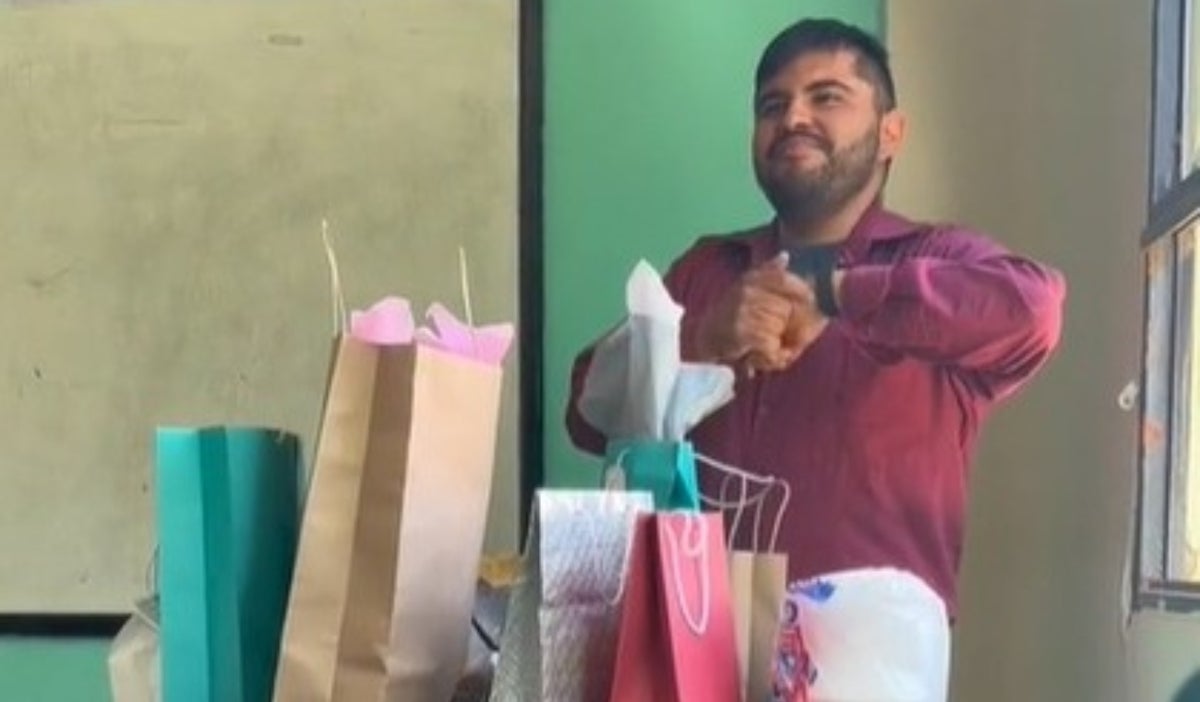 Noble gesto que tuvieron unos alumnos con su maestro luego de haberlo perdido todo